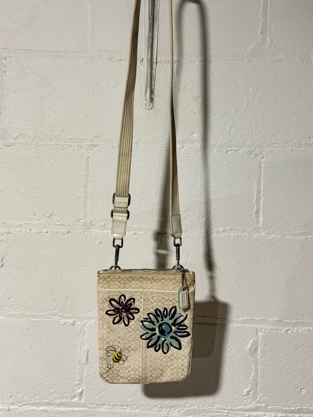 Unique Coach flower and bumblebee motif cross body purse bag